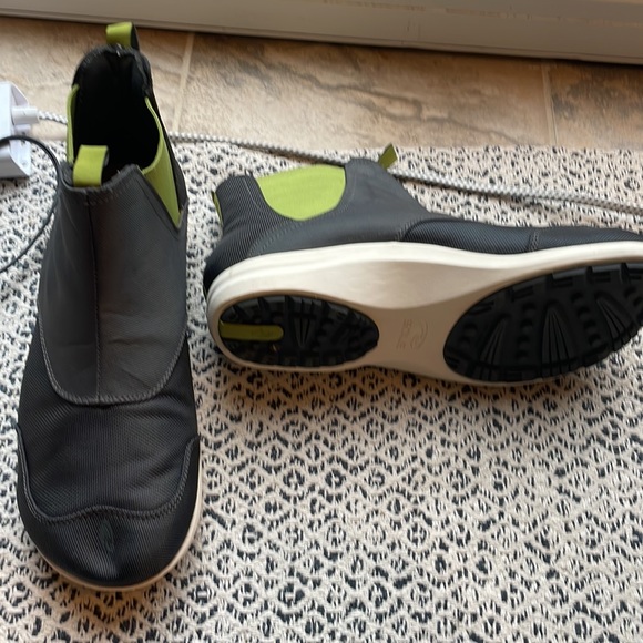 Sole - sustainably made with recycled materials. - Picture 2 of 2